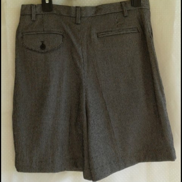 Shorts - Picture 2 of 3